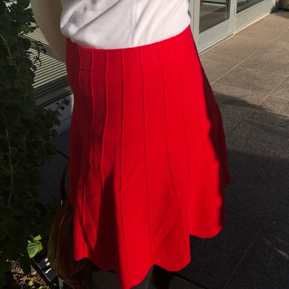 ♦️SALE♦️WOOL Blend cardigan Red Skirt MED BUNDLE - Picture 3 of 8